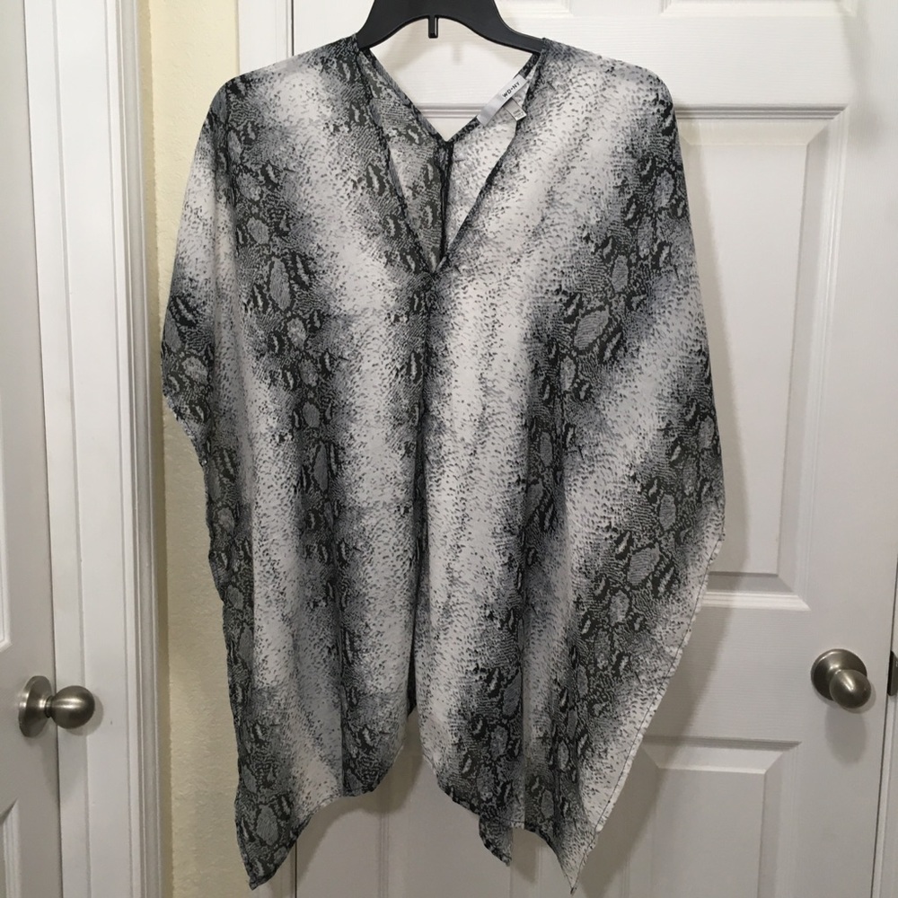 Plus Size Snake poncho like top